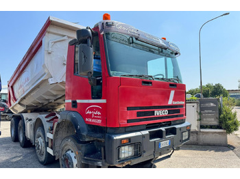 Φορτηγό ανατρεπόμενο IVECO Trakker