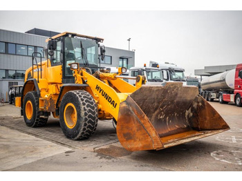 Ελαστιχοφόρος φορτωτής Hyundai HL955XT: φωτογραφία 2 Ελαστιχοφόρος φορτωτής Hyundai HL955XT: φωτογραφία 2