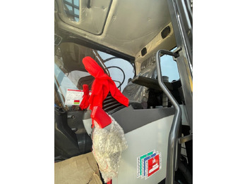 Ερπυστριοφόρος εκσκαφέας Komatsu PC 240 LC: φωτογραφία 4 Ερπυστριοφόρος εκσκαφέας Komatsu PC 240 LC: φωτογραφία 4