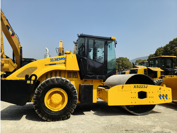 Οδοστρωτήρες XCMG XS223J