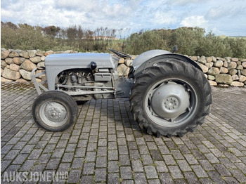Τρακτέρ MASSEY FERGUSON 1000 series