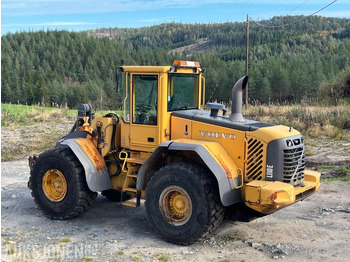 Ελαστιχοφόρος φορτωτής VOLVO L110E