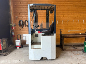 Ανυψωτικό μηχάνημα KOMATSU