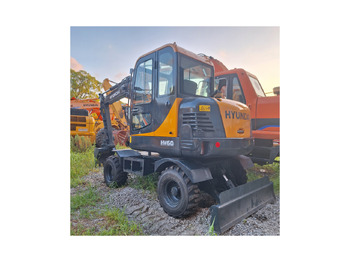 Τροχοφόρος εκσκαφέας HYUNDAI