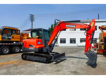 Μίνι εκσκαφέας DOOSAN DH55