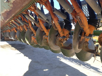 Σπαρτική μηχανή Amazone D8-60 Super: φωτογραφία 4 Σπαρτική μηχανή Amazone D8-60 Super: φωτογραφία 4