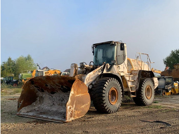Ελαστιχοφόρος φορτωτής LIEBHERR L 566