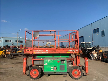 Ψαλιδωτό ανυψωτικό SkyJack SJ 6832 RT: φωτογραφία 3 Ψαλιδωτό ανυψωτικό SkyJack SJ 6832 RT: φωτογραφία 3