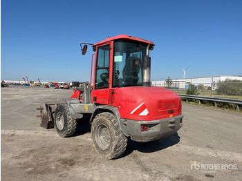 Ελαστιχοφόρος φορτωτής VOLVO L30B