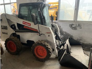 Φορτωτής πλάγιας ολίσθησης BOBCAT S300