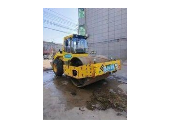 Ασφαλτικός οδοστρωτήρας Bomag BW 220D-40: φωτογραφία 2
