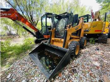 Φορτωτής πλάγιας ολίσθησης CASE