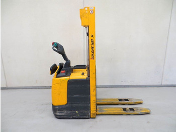 Μηχάνημα στοίβαξης JUNGHEINRICH