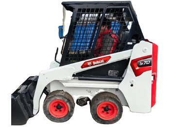 Φορτωτής πλάγιας ολίσθησης