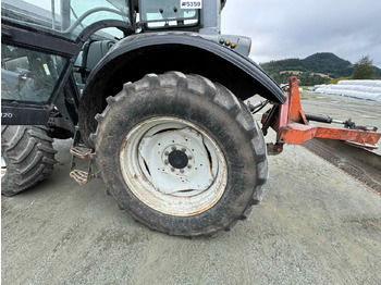 Τρακτέρ 2004 Valtra M120-4 w/ loader and bucket: φωτογραφία 3