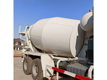 Leasing SINOTRUCK HOWO  SINOTRUCK HOWO: φωτογραφία 3