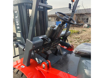 Πετρελαιοκίνητο περονοφόρο HELI FD45: φωτογραφία 4 Πετρελαιοκίνητο περονοφόρο HELI FD45: φωτογραφία 4