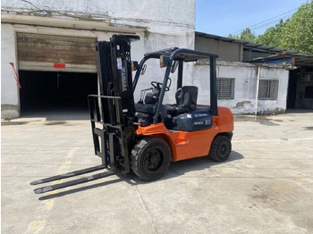 Πετρελαιοκίνητο περονοφόρο Toyota FD30: φωτογραφία 4 Πετρελαιοκίνητο περονοφόρο Toyota FD30: φωτογραφία 4