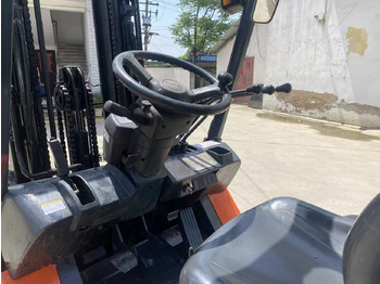 Πετρελαιοκίνητο περονοφόρο Toyota FD30: φωτογραφία 2 Πετρελαιοκίνητο περονοφόρο Toyota FD30: φωτογραφία 2