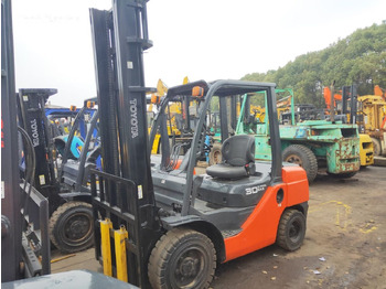 Πετρελαιοκίνητο περονοφόρο Toyota FD30: φωτογραφία 5 Πετρελαιοκίνητο περονοφόρο Toyota FD30: φωτογραφία 5