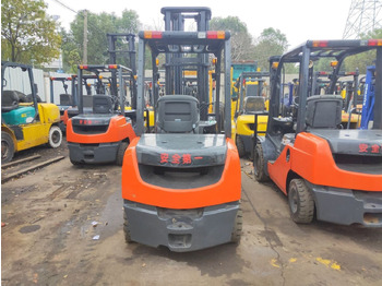 Πετρελαιοκίνητο περονοφόρο Toyota FD30: φωτογραφία 3 Πετρελαιοκίνητο περονοφόρο Toyota FD30: φωτογραφία 3