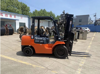 Πετρελαιοκίνητο περονοφόρο Toyota FD30: φωτογραφία 5 Πετρελαιοκίνητο περονοφόρο Toyota FD30: φωτογραφία 5