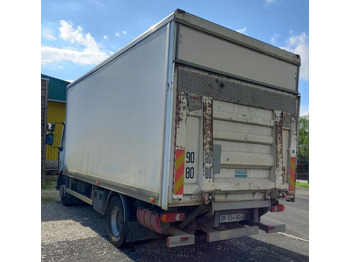 Φορτηγό κόφα Renault D 4X2 180cv: φωτογραφία 4 Φορτηγό κόφα Renault D 4X2 180cv: φωτογραφία 4