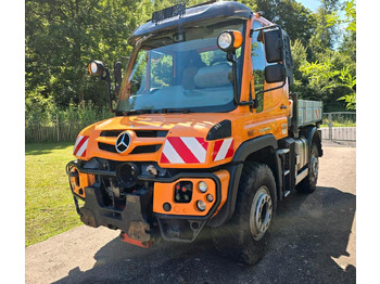 Φορτηγό με ανοιχτή καρότσα UNIMOG