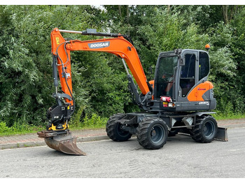 Τροχοφόρος εκσκαφέας DOOSAN DX57W