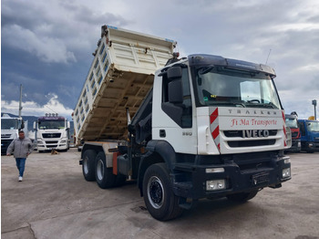 Φορτηγό με γερανό IVECO Trakker