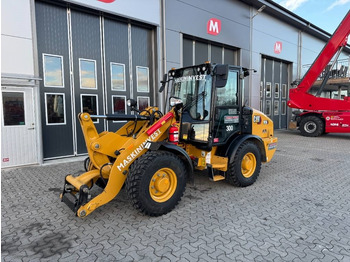 Ελαστιχοφόρος φορτωτής CATERPILLAR 906