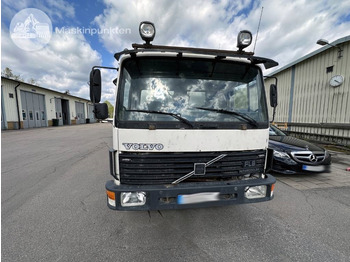 Φορτηγό κόφα Volvo FL 610 Verkstadsinredd: φωτογραφία 2