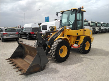 Ελαστιχοφόρος φορτωτής VOLVO L30G: φωτογραφία 3