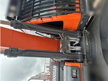 Ερπυστριοφόρος εκσκαφέας DOOSAN DX260 LC: φωτογραφία 4