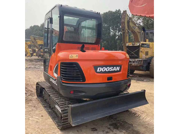 Ερπυστριοφόρος εκσκαφέας DOOSAN DX60