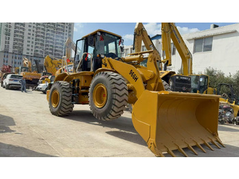 Ελαστιχοφόρος φορτωτής CATERPILLAR 966H