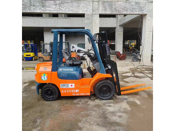 Πετρελαιοκίνητο περονοφόρο TOYOTA 62-7FD30: φωτογραφία 2 Πετρελαιοκίνητο περονοφόρο TOYOTA 62-7FD30: φωτογραφία 2