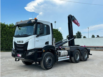 Φορτηγό φόρτωσης γάντζου IVECO Trakker