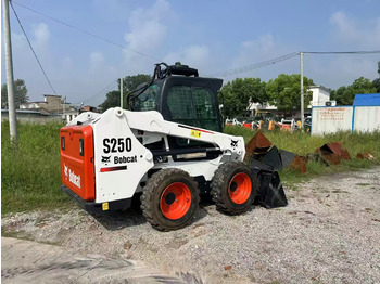 Φορτωτής πλάγιας ολίσθησης BOBCAT S250