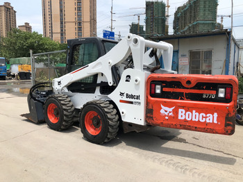 Φορτωτής πλάγιας ολίσθησης BOBCAT S770