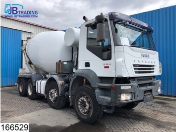 Μπετονιέρα φορτηγό Iveco Trakker 380 8x4, Cifa mixer, 9 M3, Manual, Steel suspension, Airco: φωτογραφία 1
