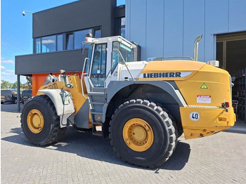 Ελαστιχοφόρος φορτωτής LIEBHERR L 580