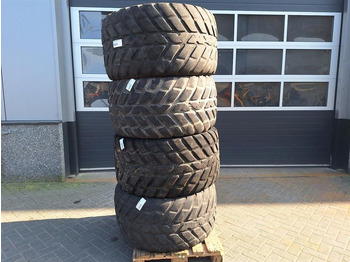 Ελαστικά και ζάντες MECALAC