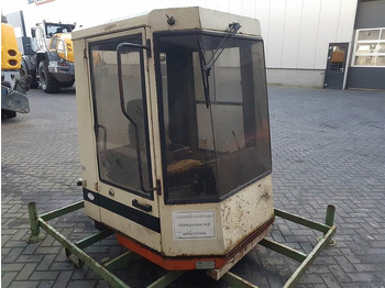 Καμπίνα και εσωτερικό SCHAEFF