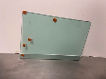 Καμπίνα και εσωτερικό SCHAEFF