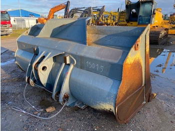Ελαστιχοφόρος φορτωτής LIEBHERR L 586