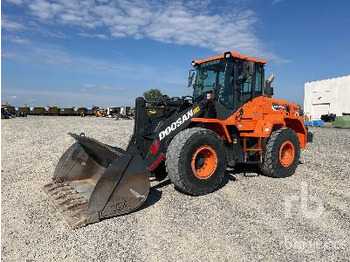 Ελαστιχοφόρος φορτωτής DOOSAN DL250