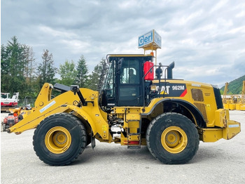 Ελαστιχοφόρος φορτωτής CATERPILLAR 962M