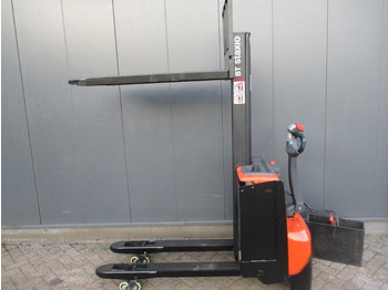 Μηχάνημα στοίβαξης BT