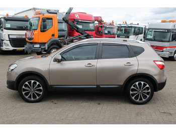 SUV Nissan QASHQAI 2.0 AUTOMATIC / CAMERA: φωτογραφία 2